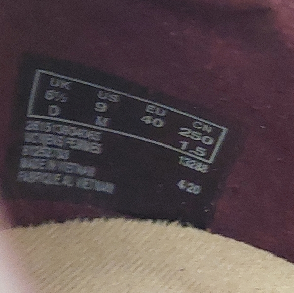 Clarks Maroon Croc-Patterned Loafers - Picture 6 of 11